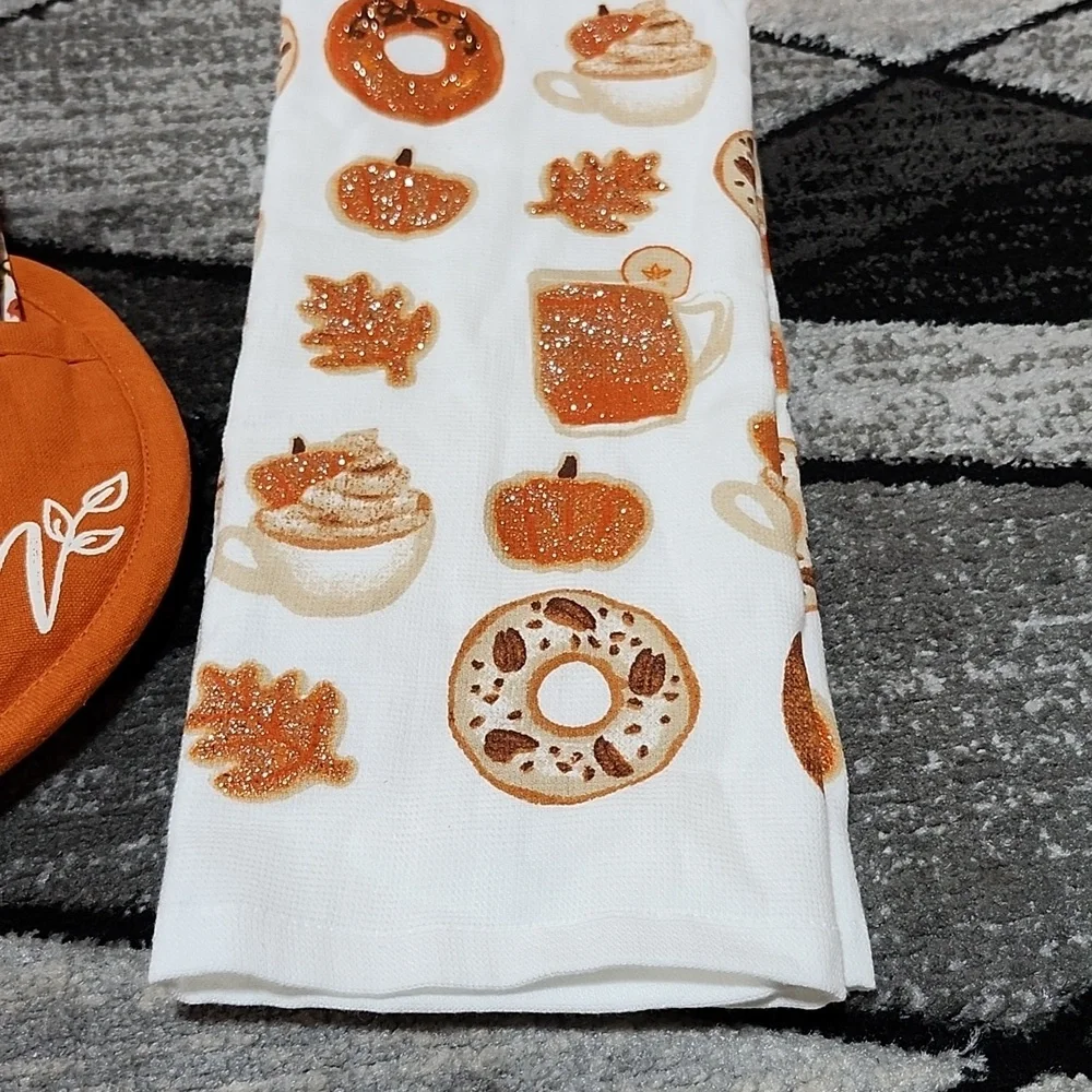 HELLO PUMPKIN SHAPED POTHOLDER TOWELS GIFT SET  FALL THANKSGIVING HOILDAYS